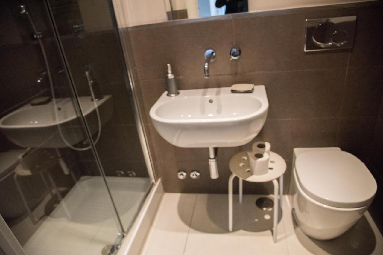 Beautiful And Spacious Apartment Next To Termini 10 Minutes From Coliseum Kültér fotó